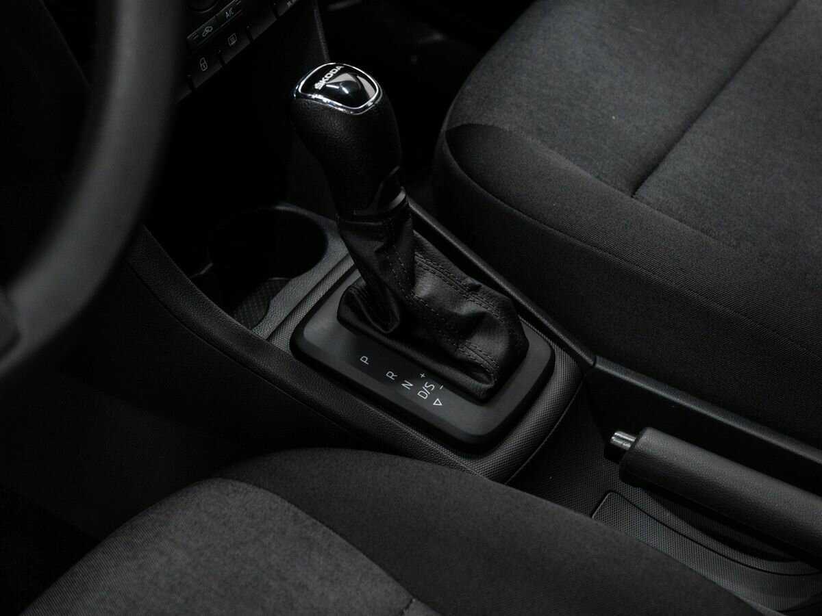 Купить Skoda Rapid с пробегом. Фото: #17