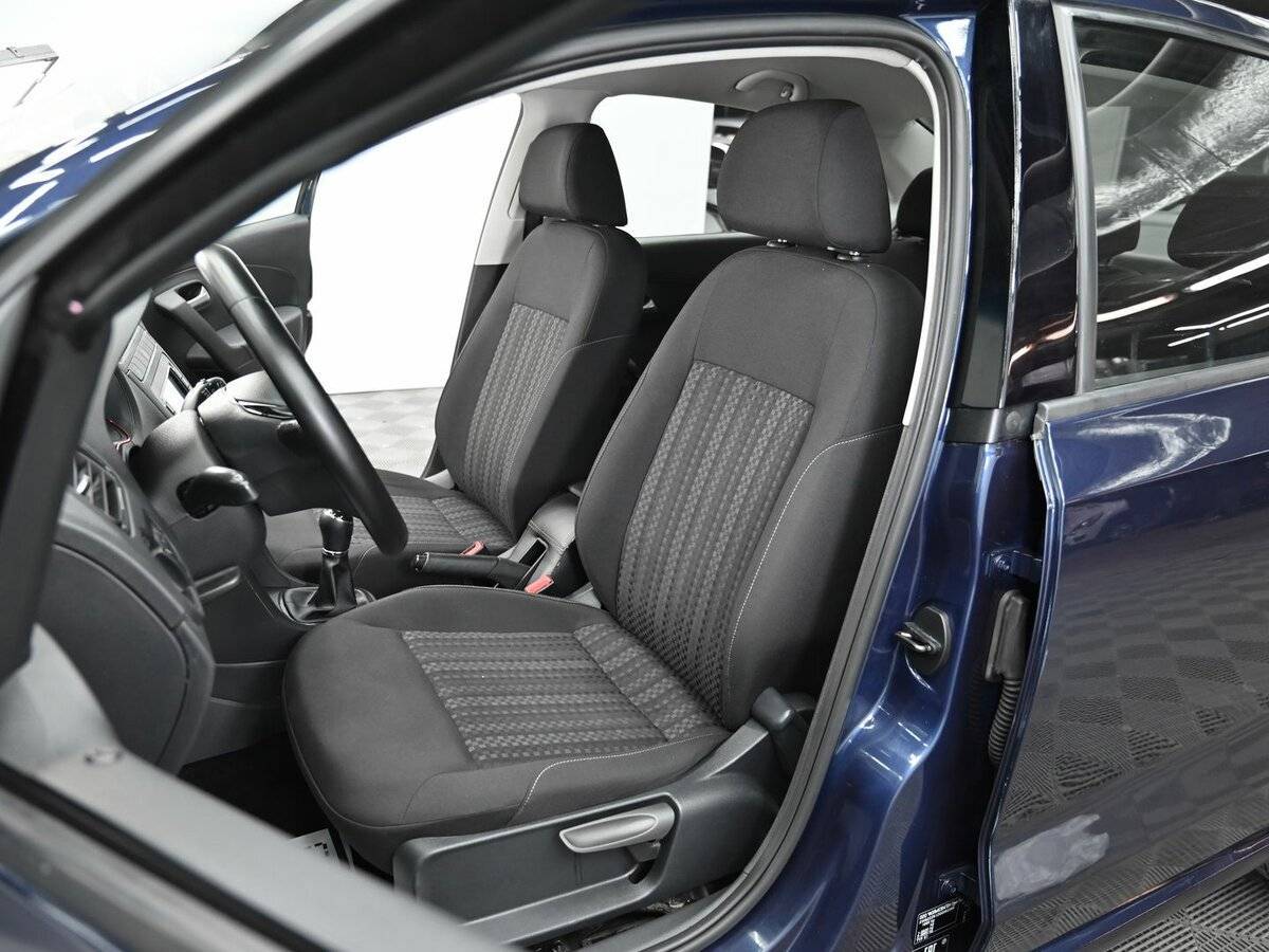 Купить Volkswagen Polo с пробегом. Фото: #6