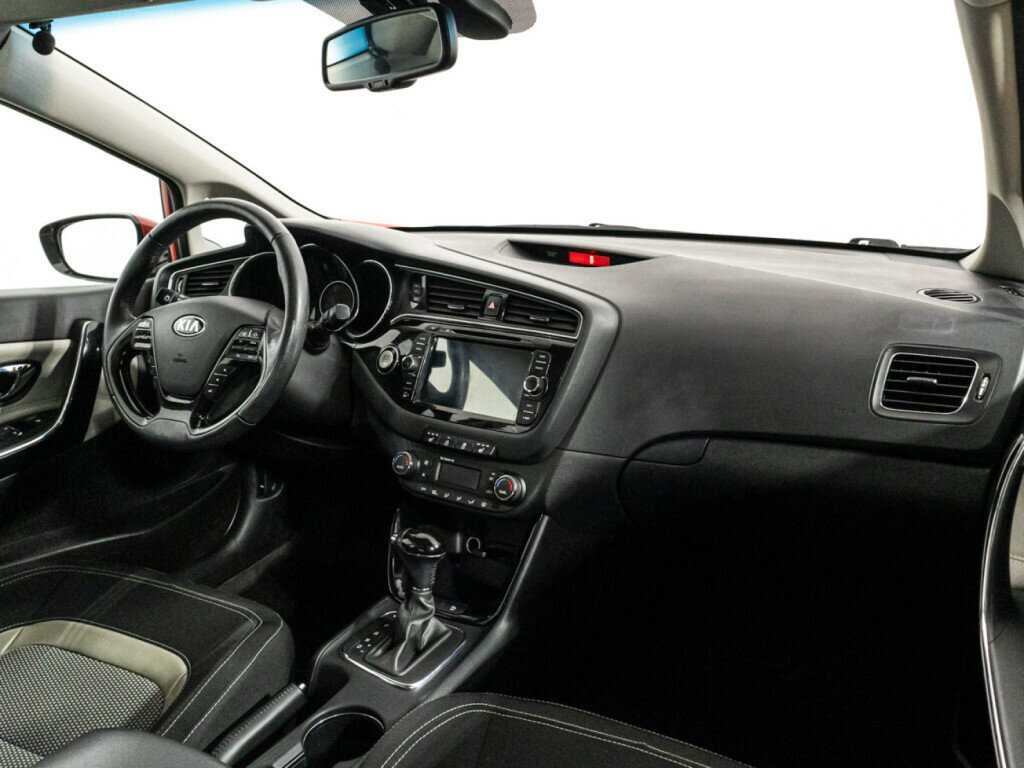 Купить Kia Ceed с пробегом. Фото: #8