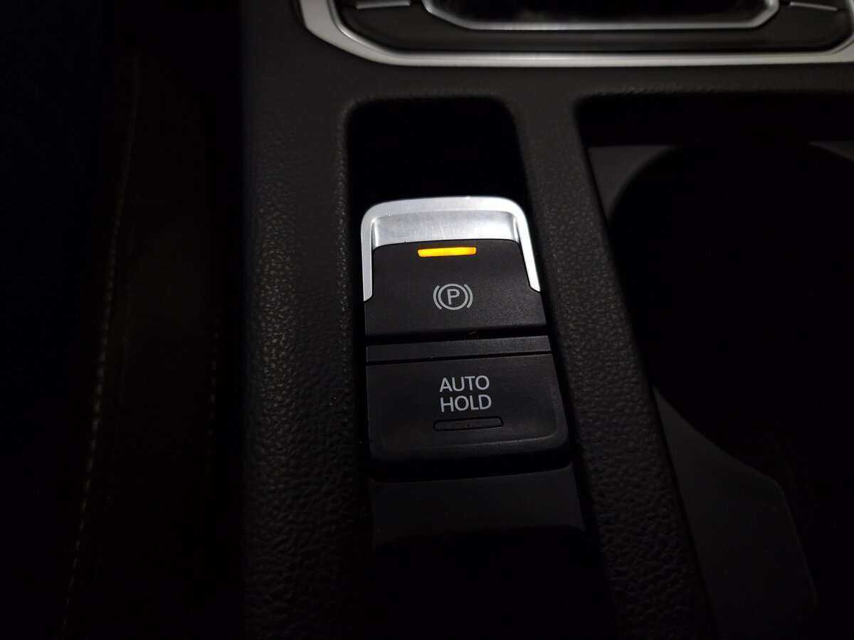 Купить Volkswagen Passat с пробегом. Фото: #14