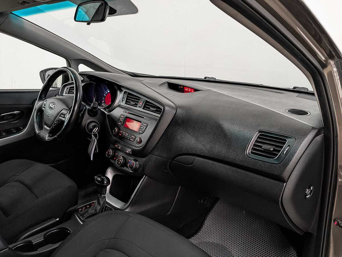 Купить Kia Ceed с пробегом. Фото: #12