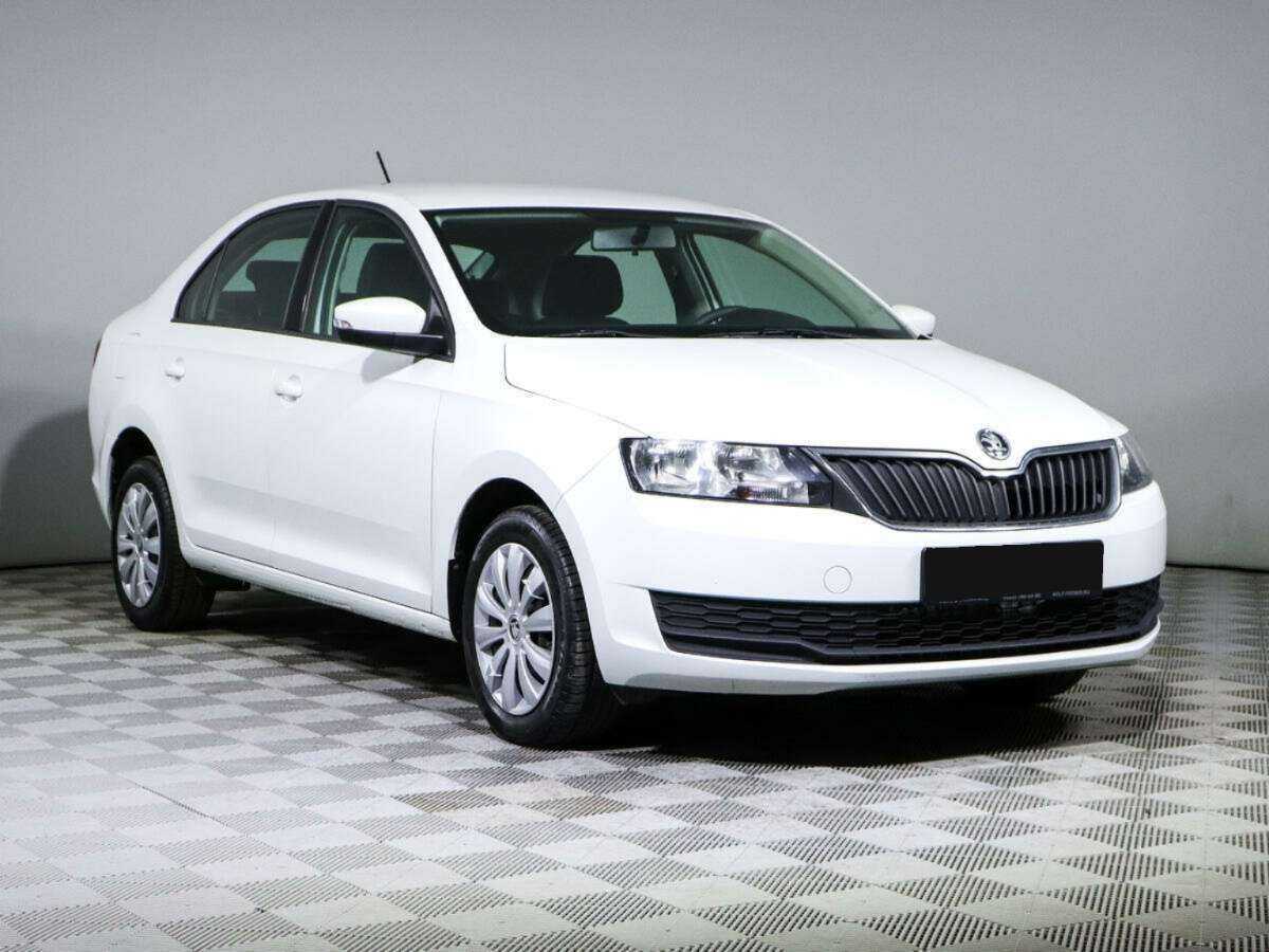 Купить Skoda Rapid с пробегом. Фото: #2