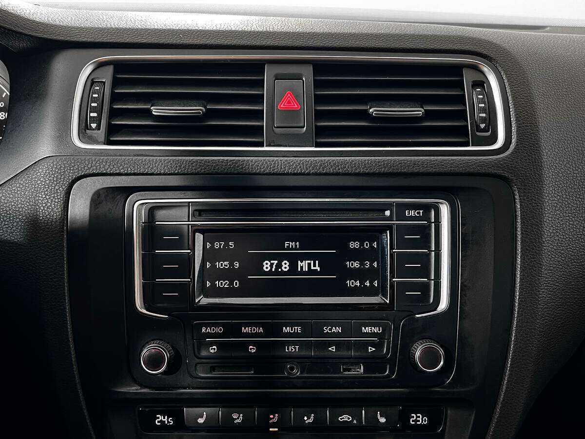 Купить Volkswagen Jetta с пробегом. Фото: #12