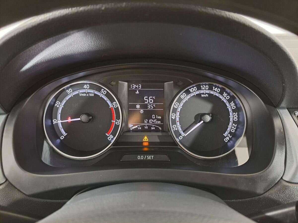 Купить Skoda Rapid с пробегом. Фото: #12