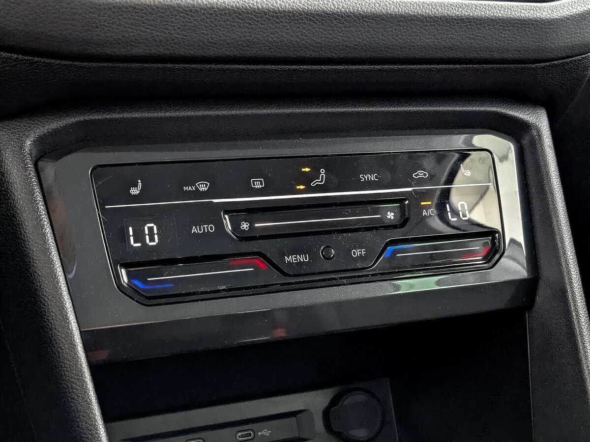 Купить Volkswagen Tiguan с пробегом. Фото: #20