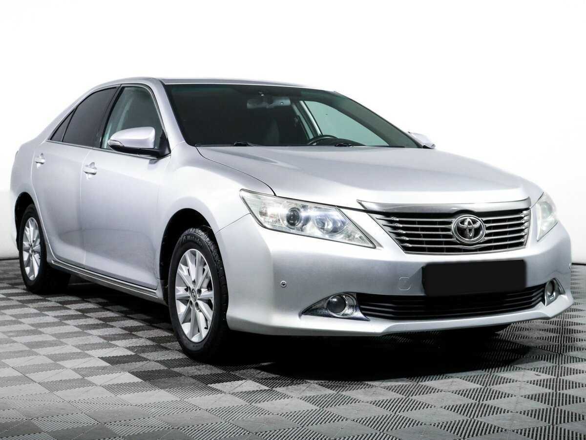 Купить Toyota Camry с пробегом. Фото: #2
