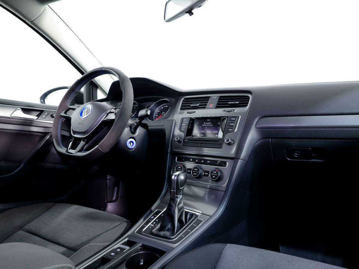Купить Volkswagen Golf с пробегом. Фото: #7