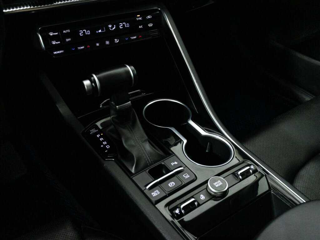 Купить Kia K5 с пробегом. Фото: #17