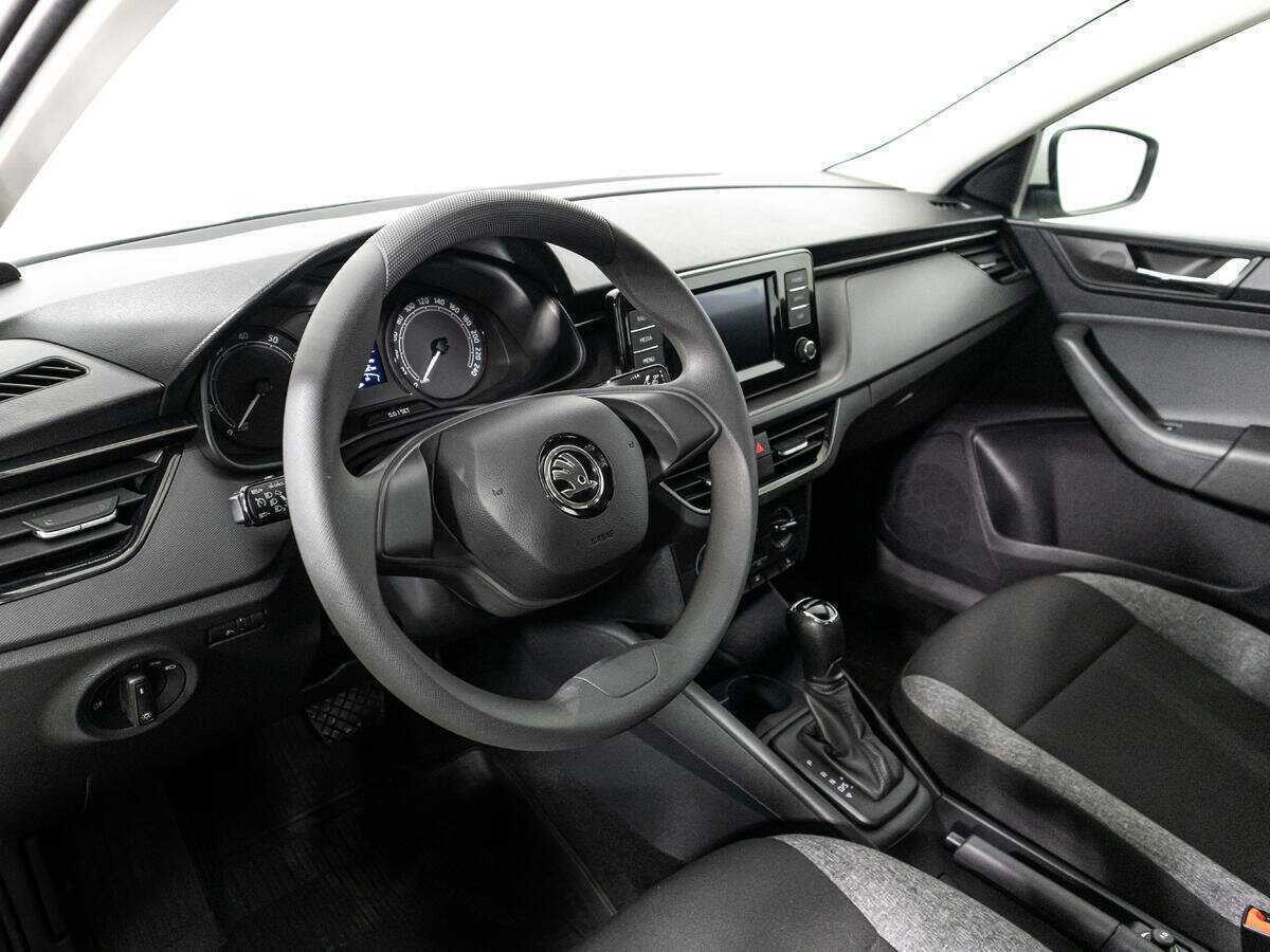 Купить Skoda Rapid с пробегом. Фото: #9