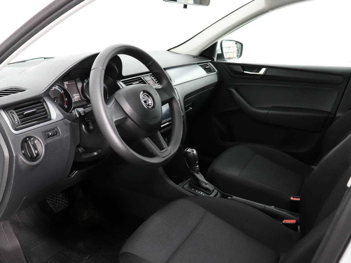 Купить Skoda Rapid с пробегом. Фото: #9