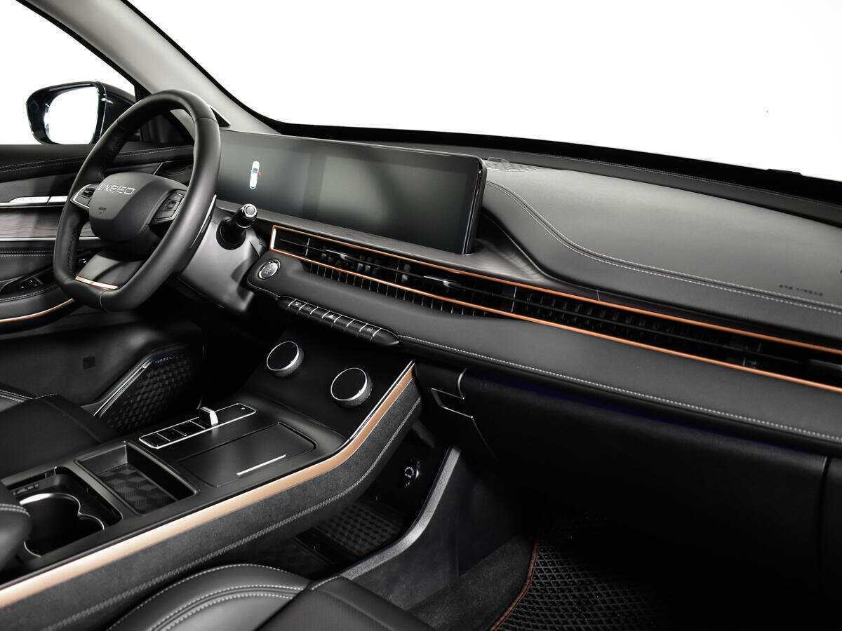 Купить EXEED LX с пробегом. Фото: #8