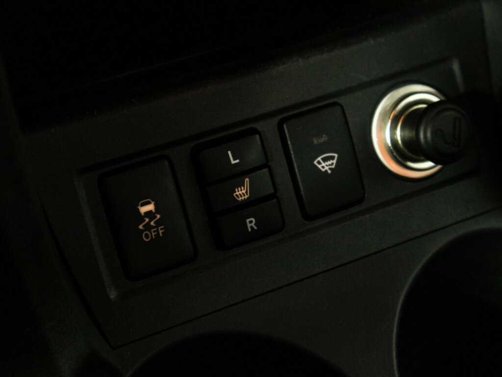 Купить Toyota RAV4 с пробегом. Фото: #17