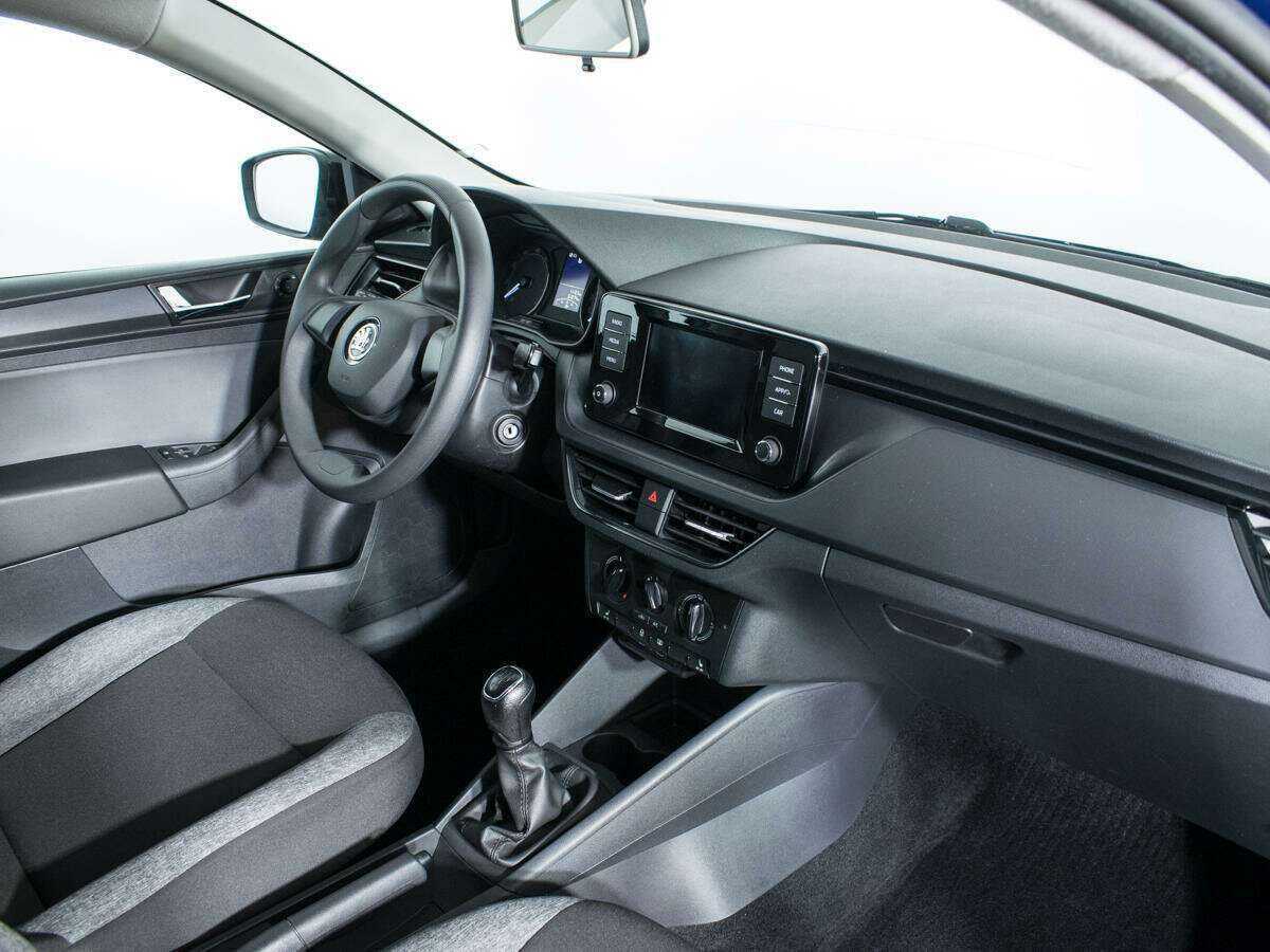 Купить Skoda Rapid с пробегом. Фото: #8