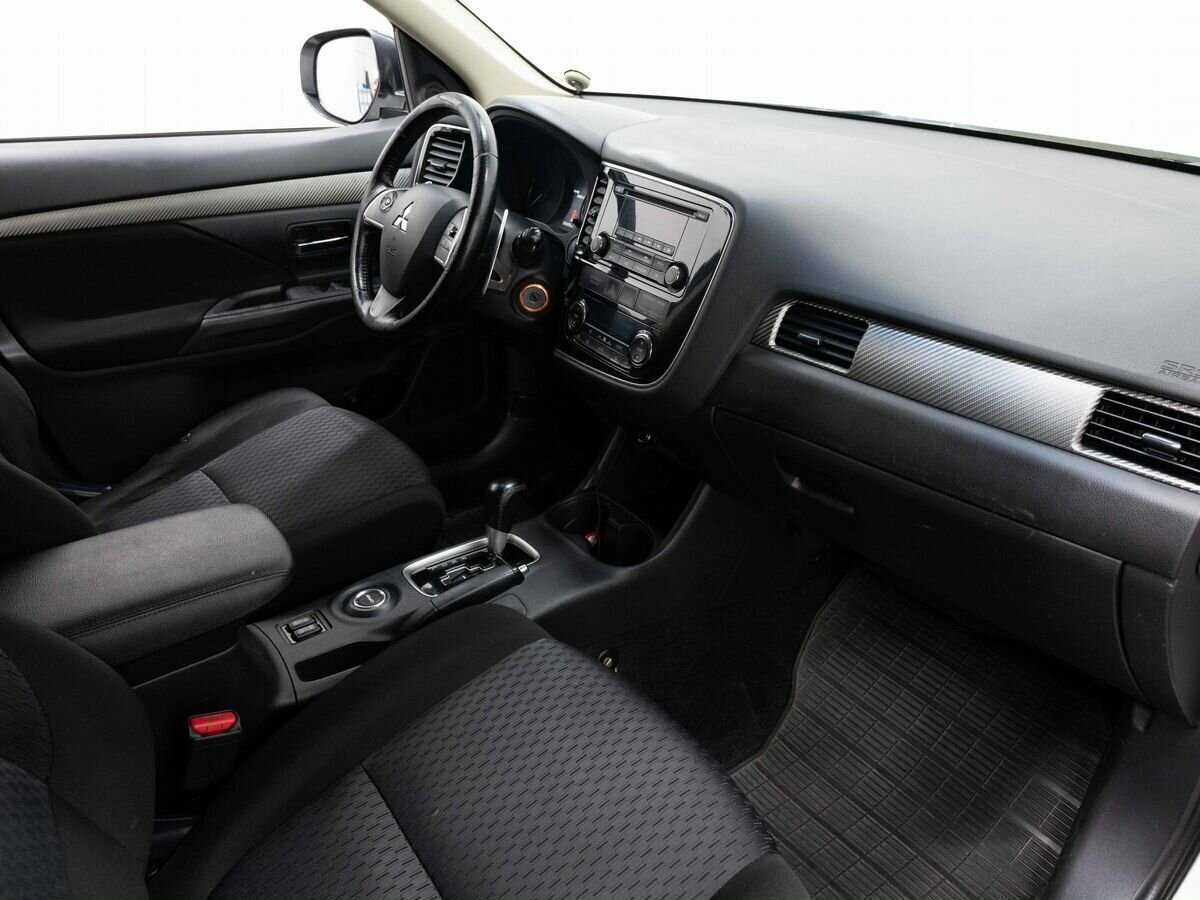 Купить Mitsubishi Outlander с пробегом. Фото: #12