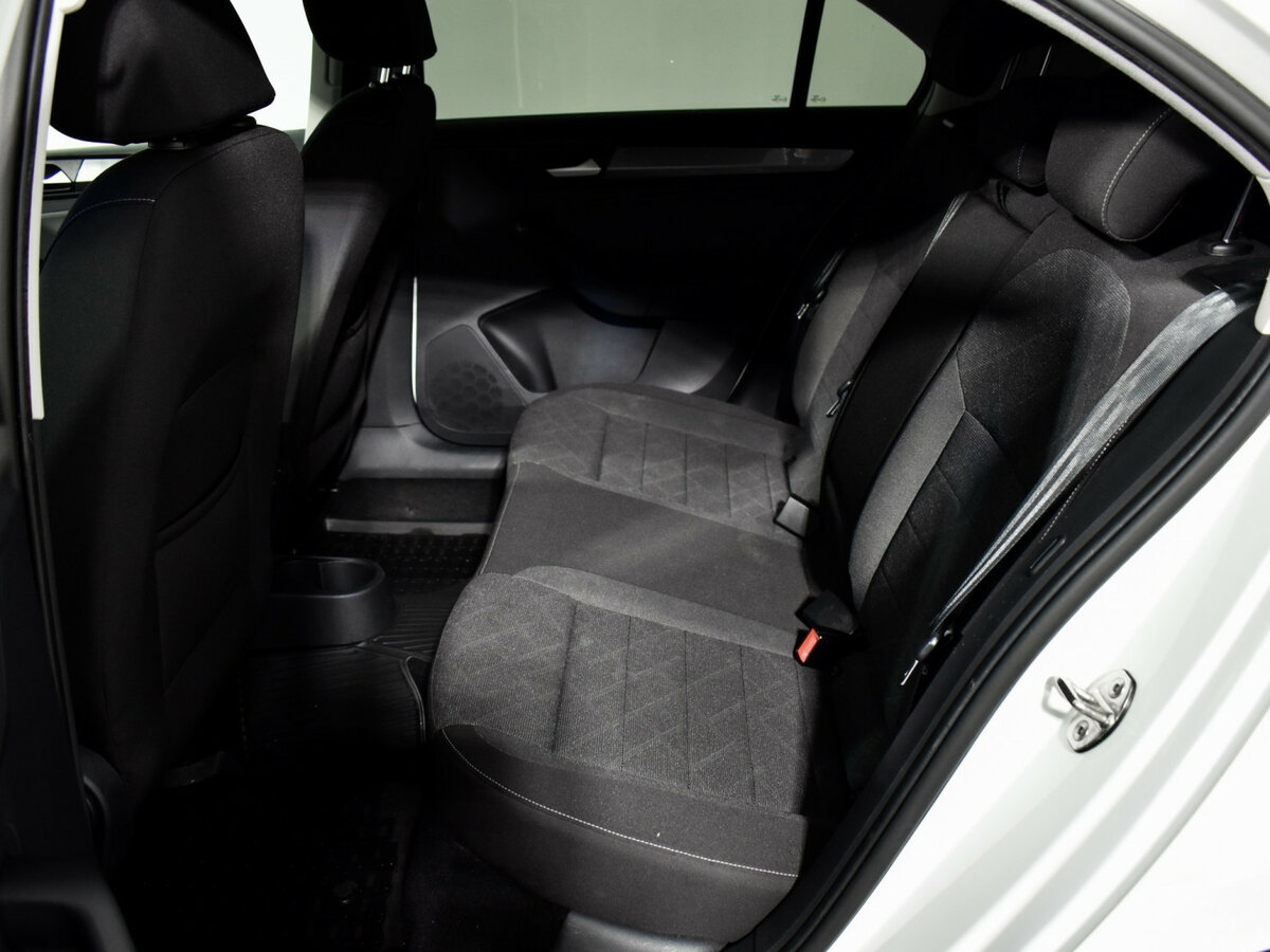 Купить Volkswagen Polo с пробегом. Фото: #10