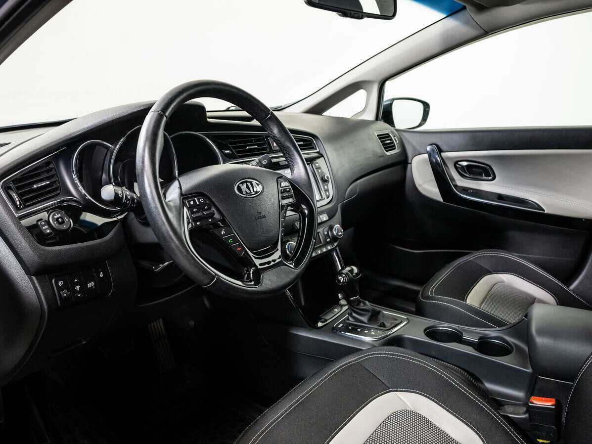 Купить Kia Ceed с пробегом. Фото: #8