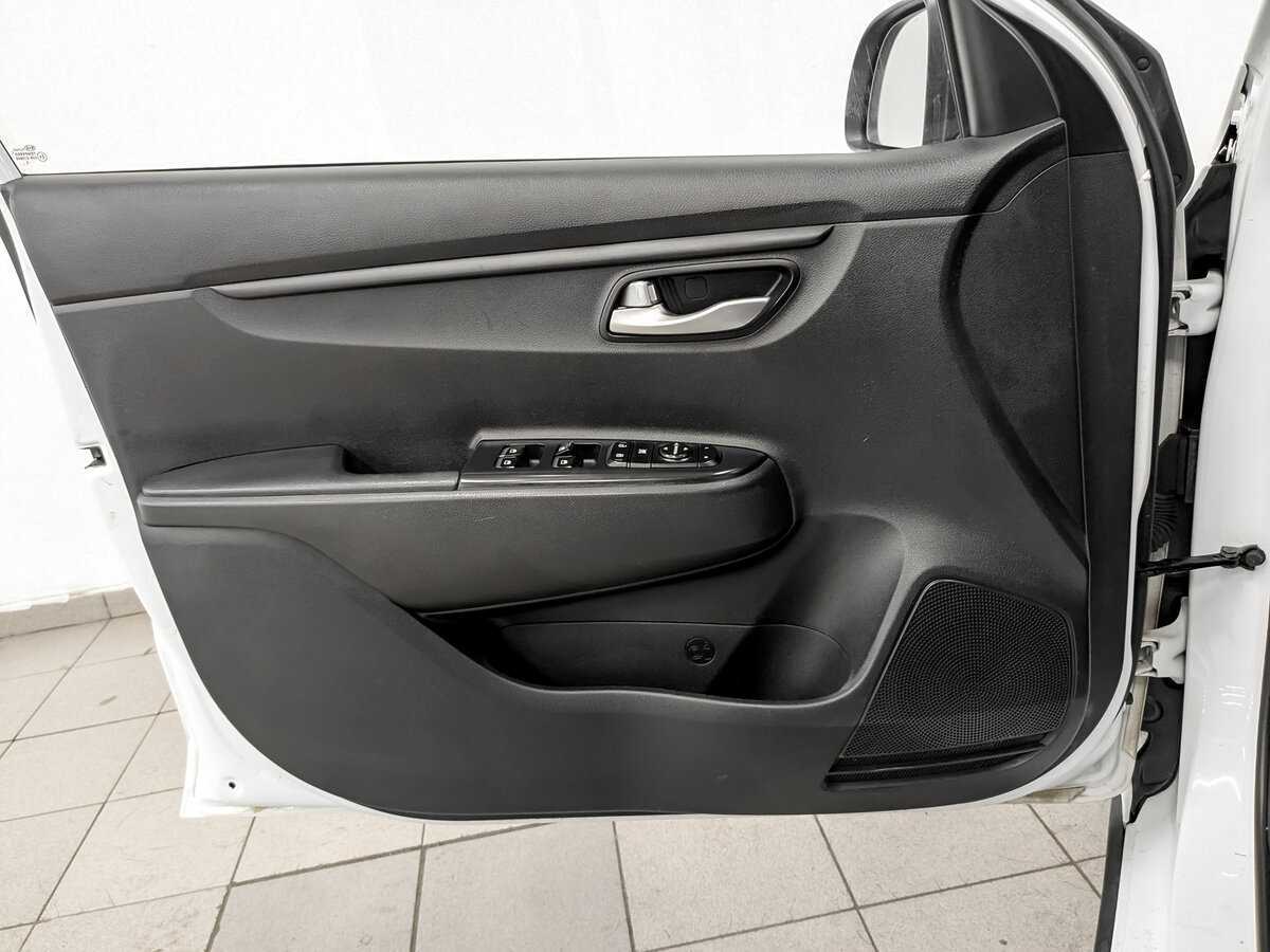 Купить Kia Rio с пробегом. Фото: #17