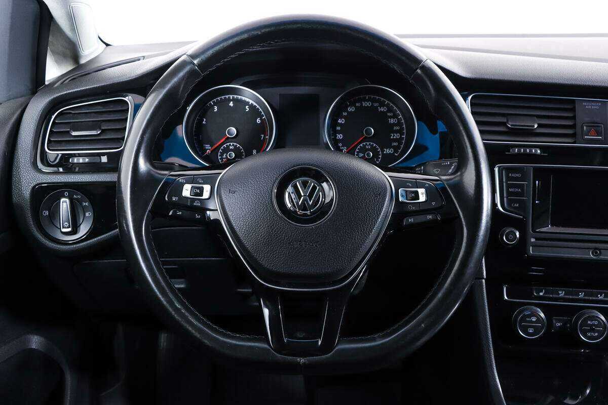 Купить Volkswagen Golf с пробегом. Фото: #13