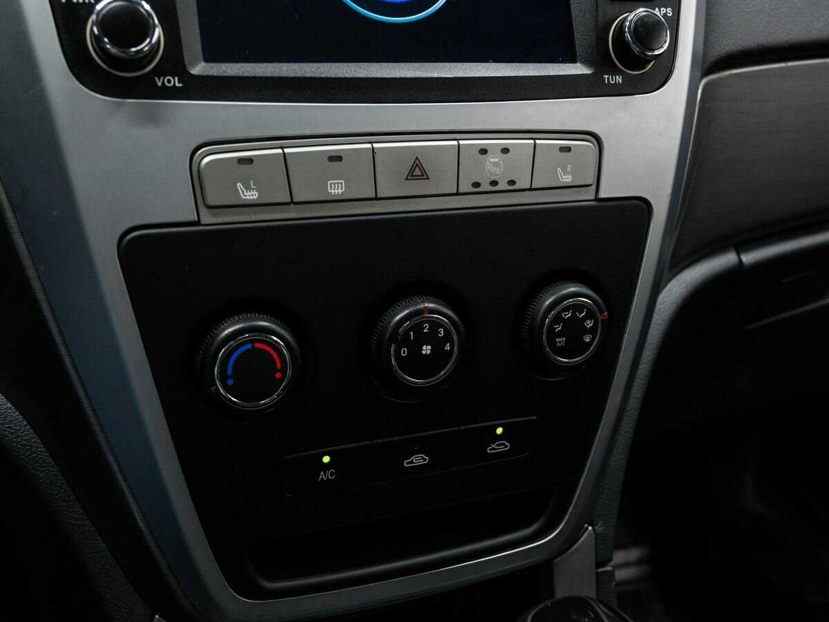 Купить Geely Emgrand X7 с пробегом. Фото: #17