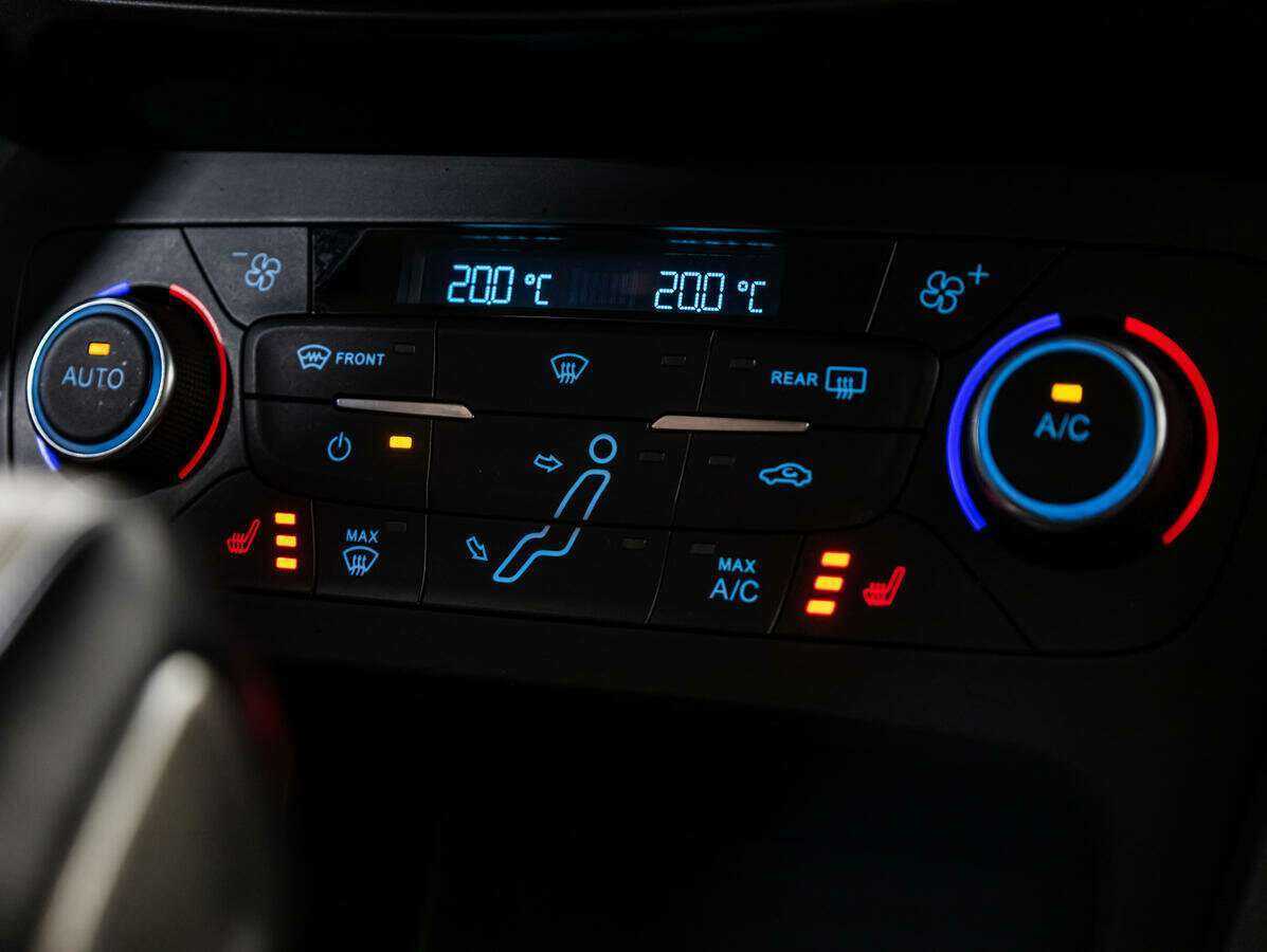 Купить Ford Focus с пробегом. Фото: #15