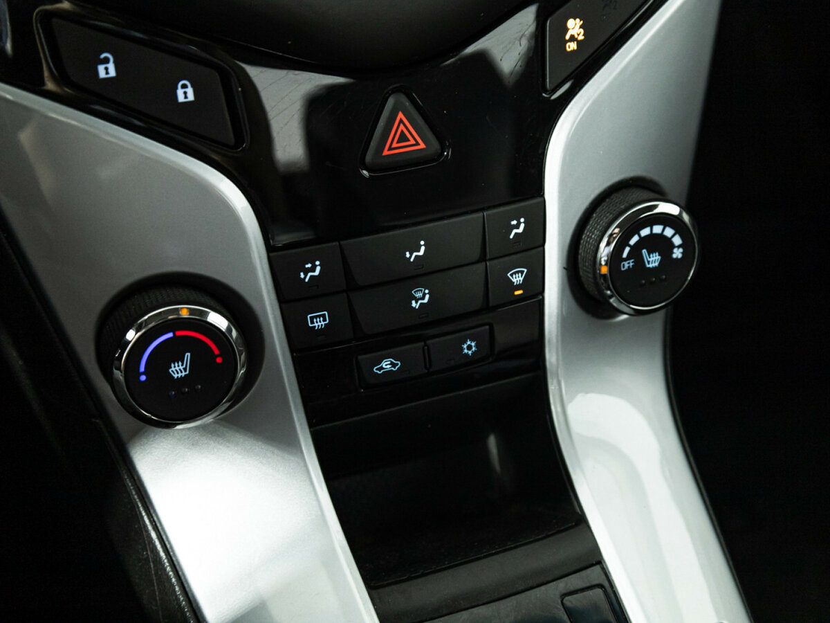 Купить Chevrolet Cruze с пробегом. Фото: #14