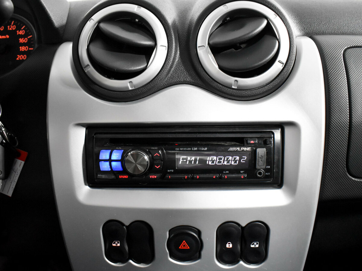 Купить Renault Sandero с пробегом. Фото: #16