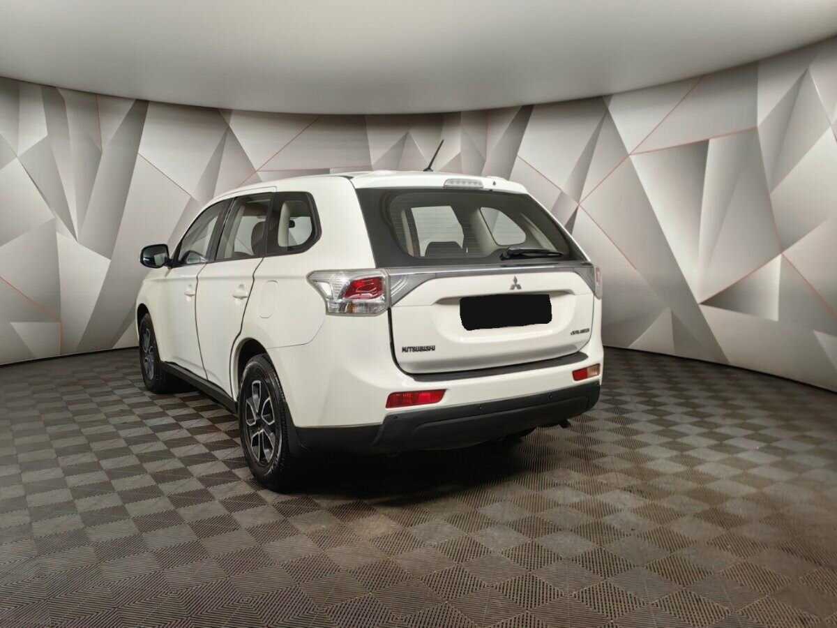 Купить Mitsubishi Outlander с пробегом. Фото: #3