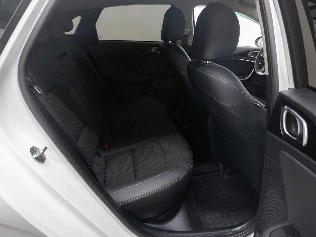Купить Kia Ceed с пробегом. Фото: #10