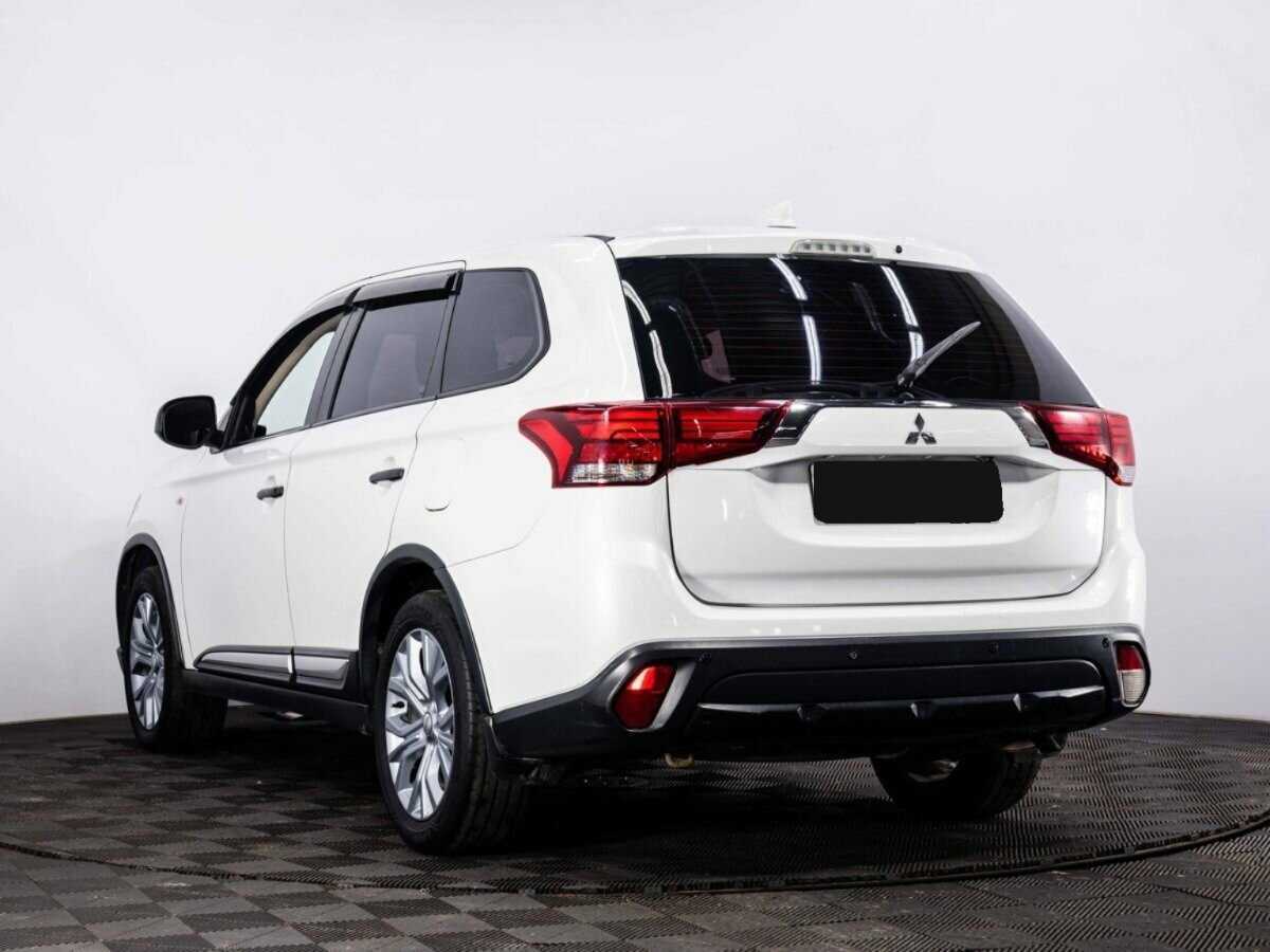Купить Mitsubishi Outlander с пробегом. Фото: #3