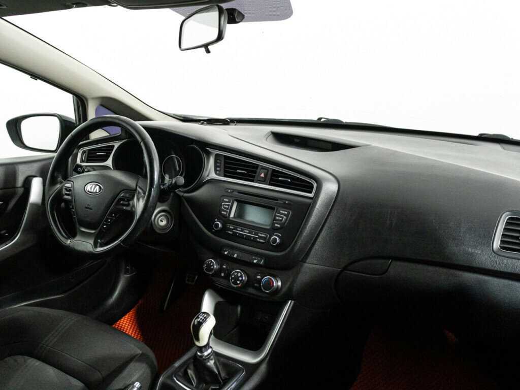 Купить Kia Ceed с пробегом. Фото: #8