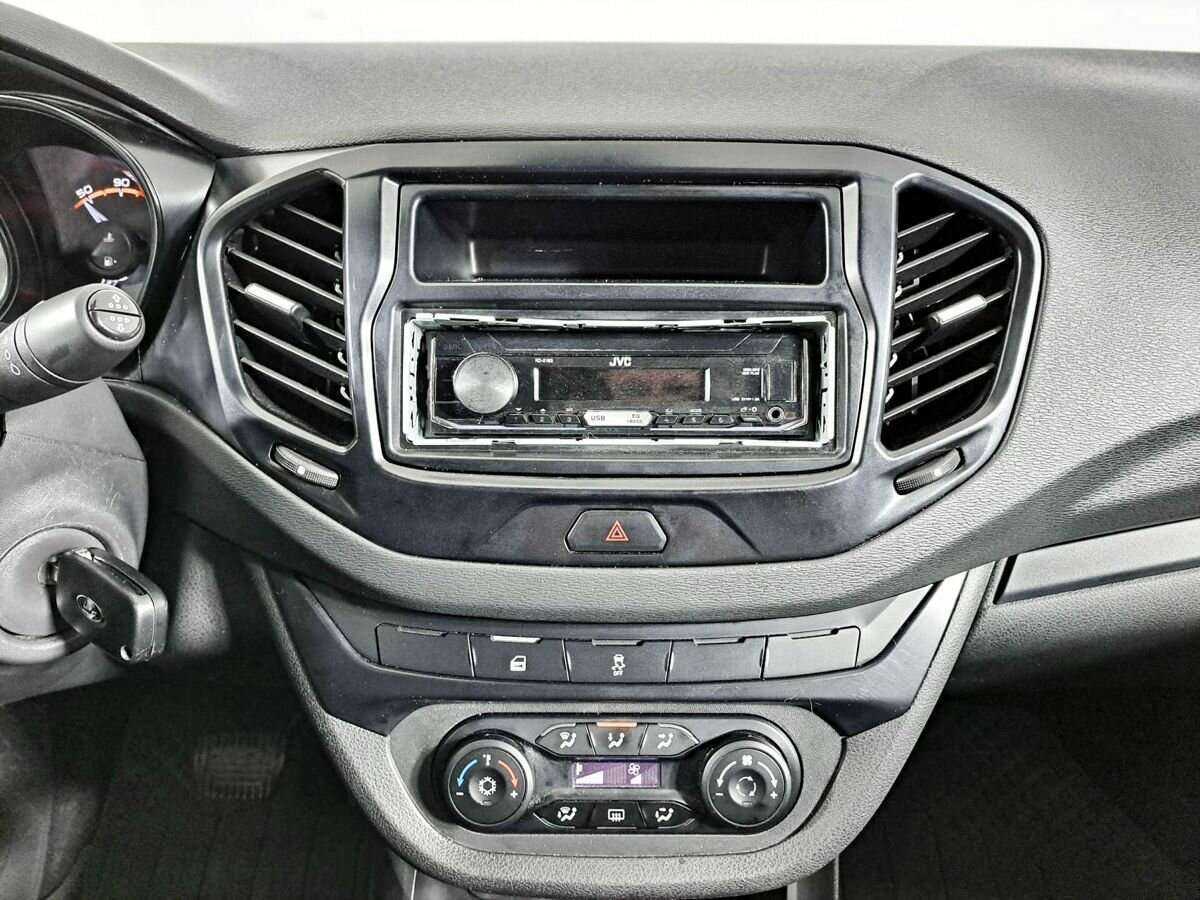 Купить Lada (ВАЗ) Vesta с пробегом. Фото: #9