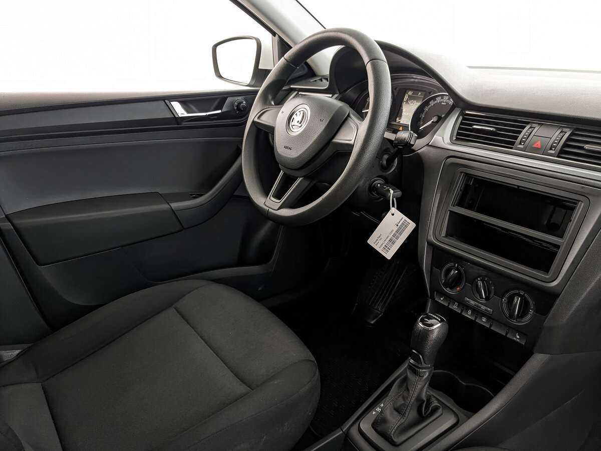 Купить Skoda Rapid с пробегом. Фото: #21