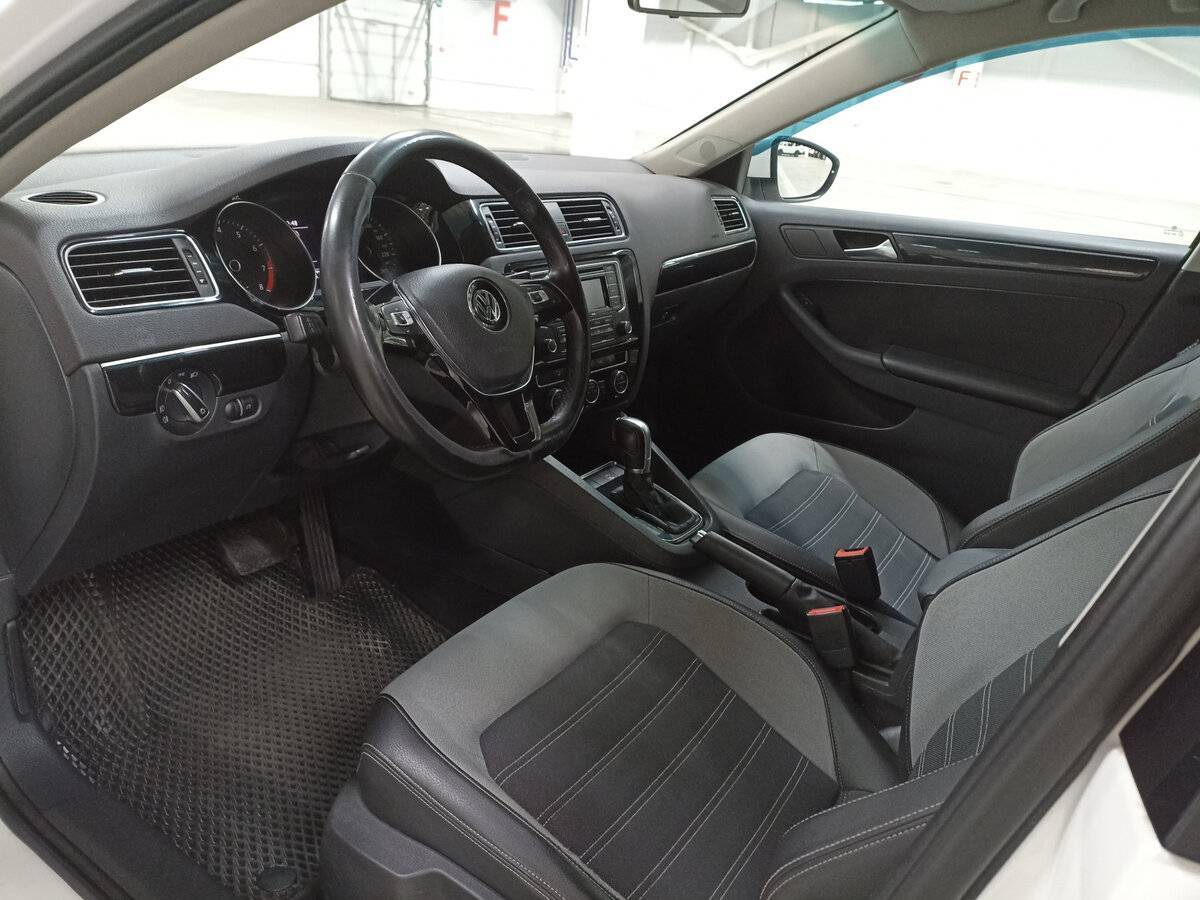 Купить Volkswagen Jetta с пробегом. Фото: #15