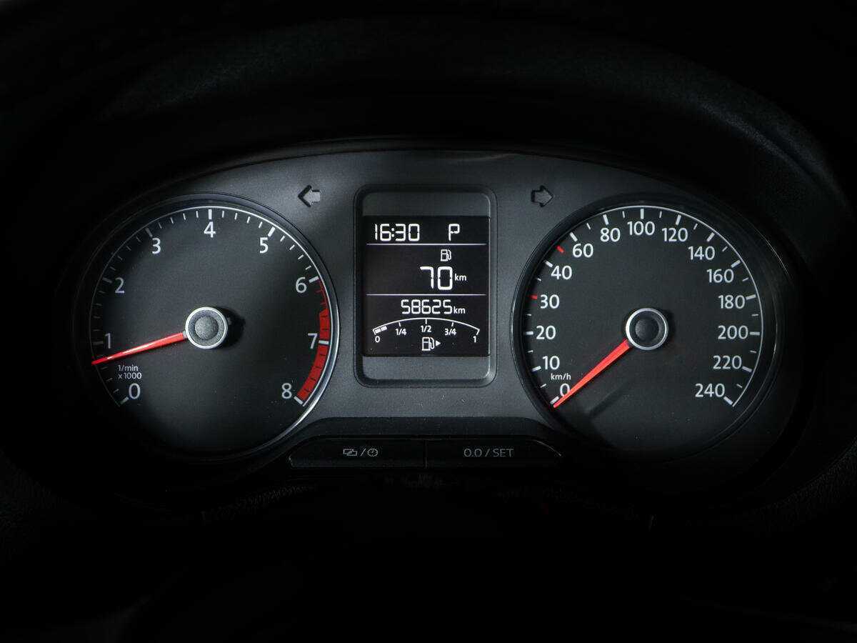 Купить Volkswagen Polo с пробегом. Фото: #10