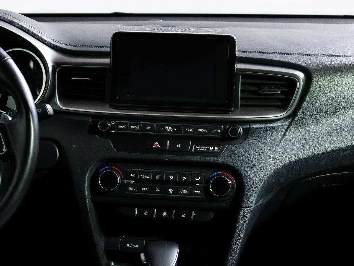 Купить Kia Ceed с пробегом. Фото: #10