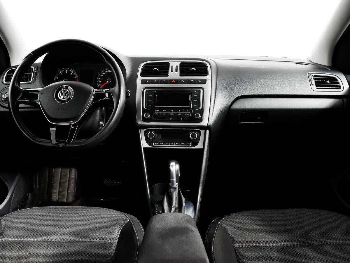 Купить Volkswagen Polo с пробегом. Фото: #10