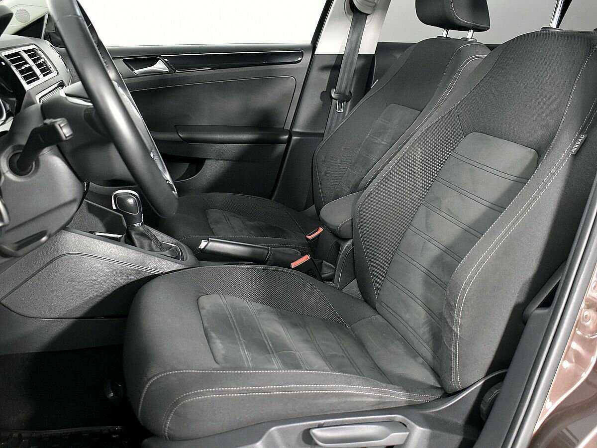 Купить Volkswagen Jetta с пробегом. Фото: #6