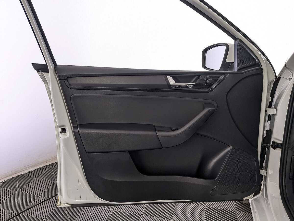 Купить Skoda Rapid с пробегом. Фото: #15