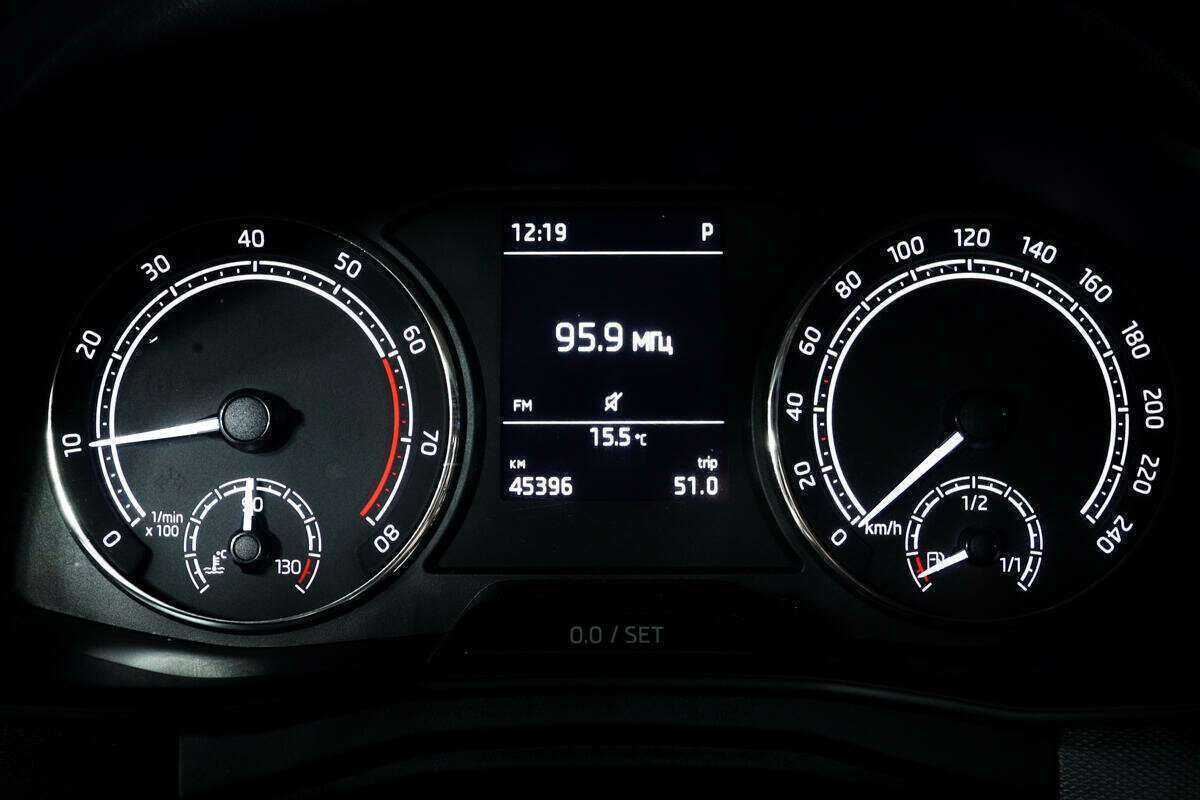 Купить Skoda Rapid с пробегом. Фото: #9