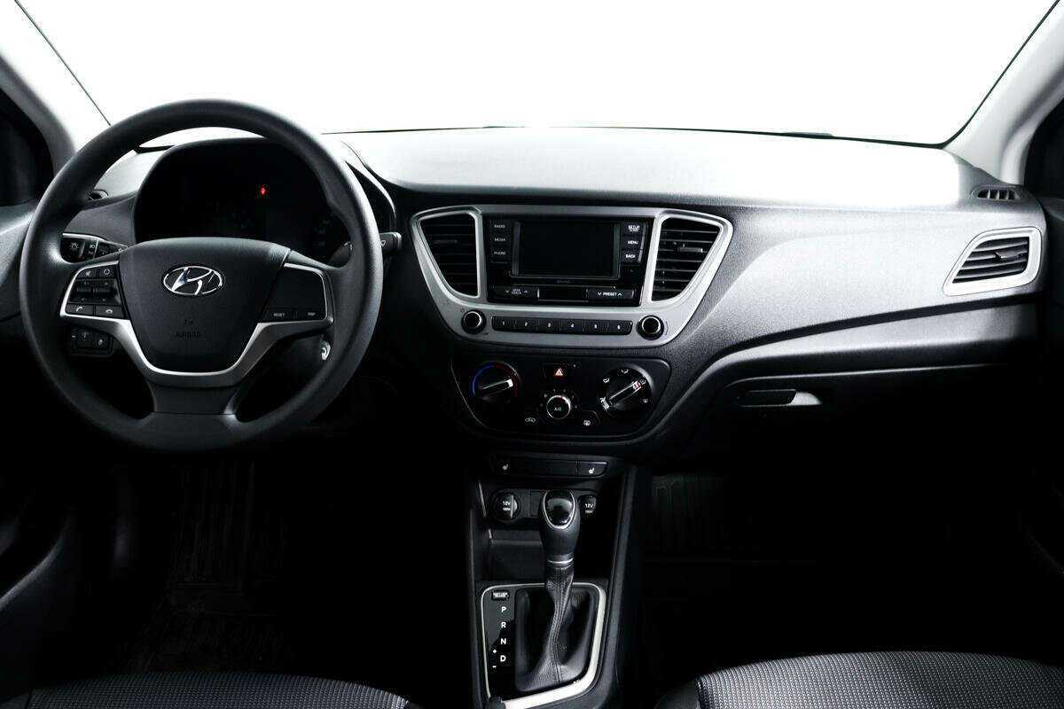 Купить Hyundai Solaris с пробегом. Фото: #10
