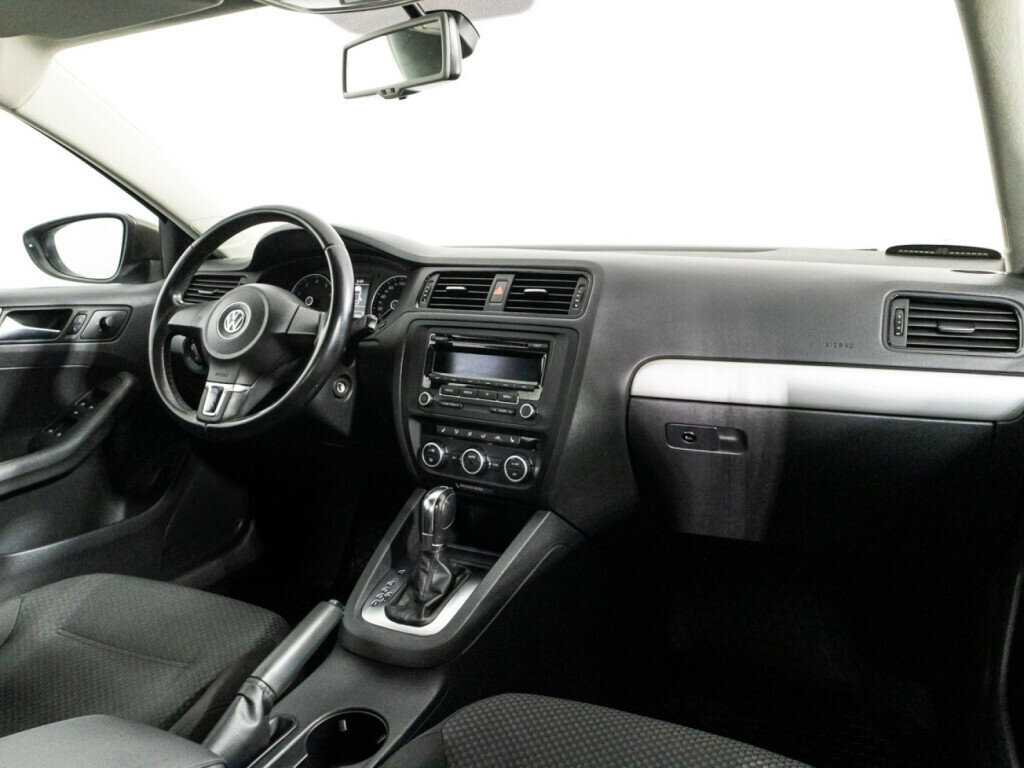 Купить Volkswagen Jetta с пробегом. Фото: #8