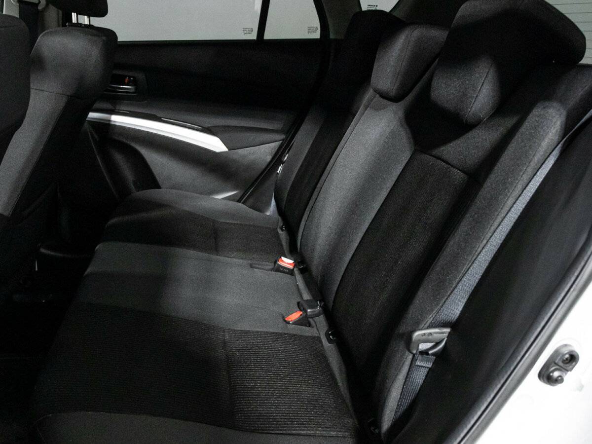 Купить Suzuki SX4 с пробегом. Фото: #9