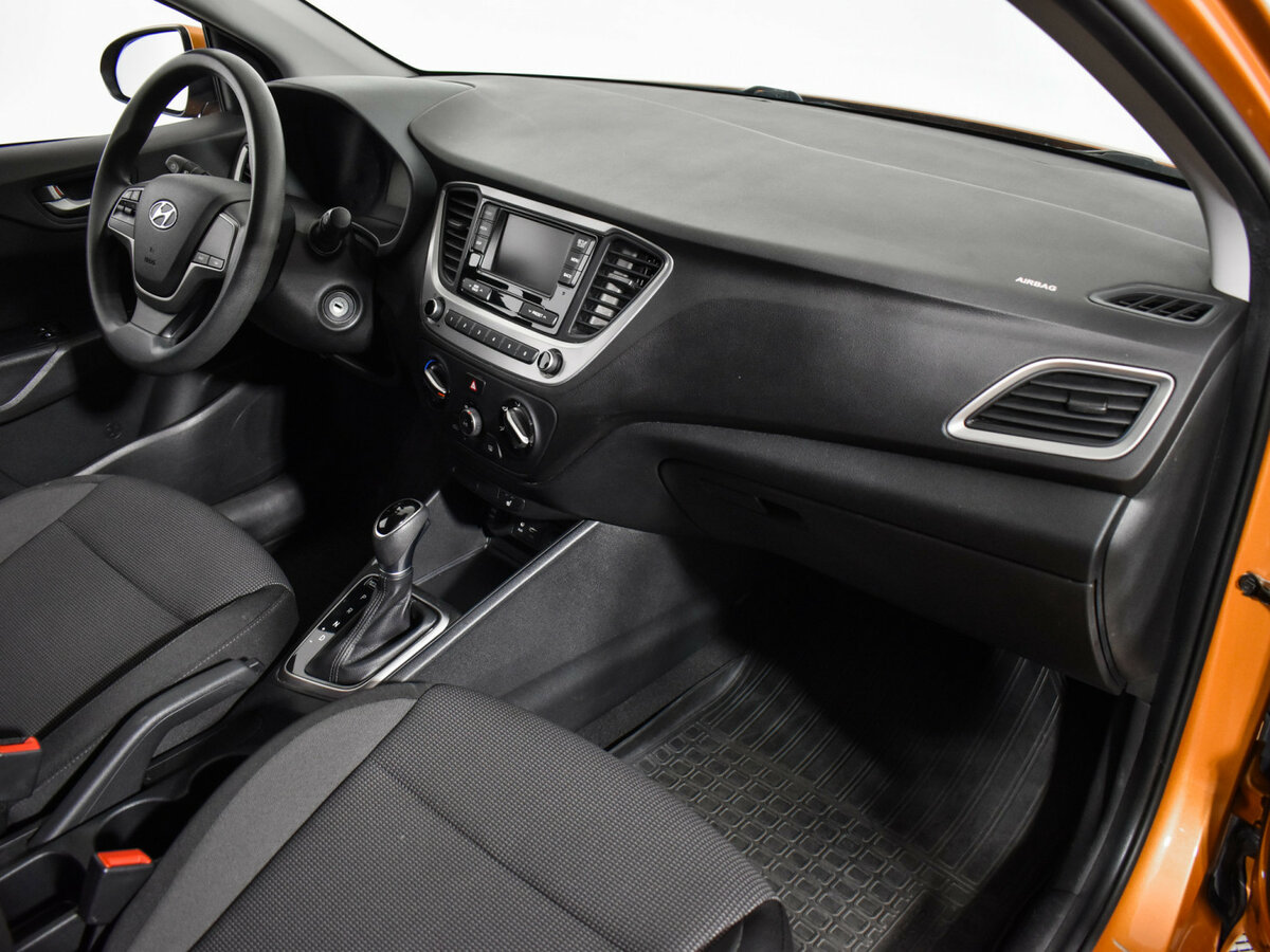 Купить Hyundai Solaris с пробегом. Фото: #11