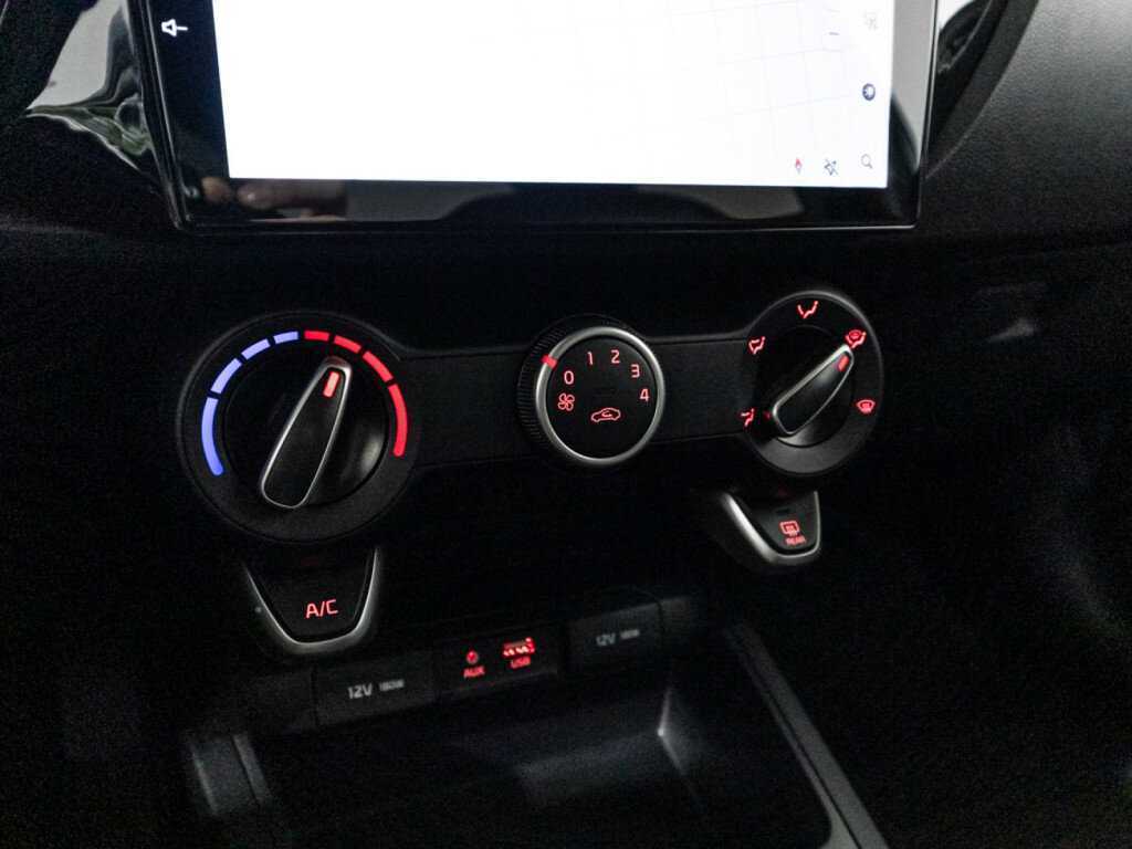 Купить Kia Rio с пробегом. Фото: #15