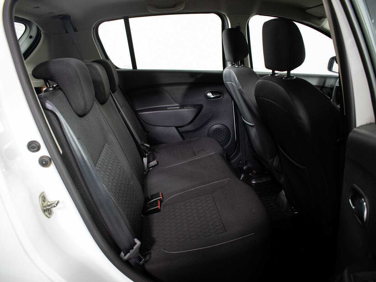 Купить Renault Sandero с пробегом. Фото: #9