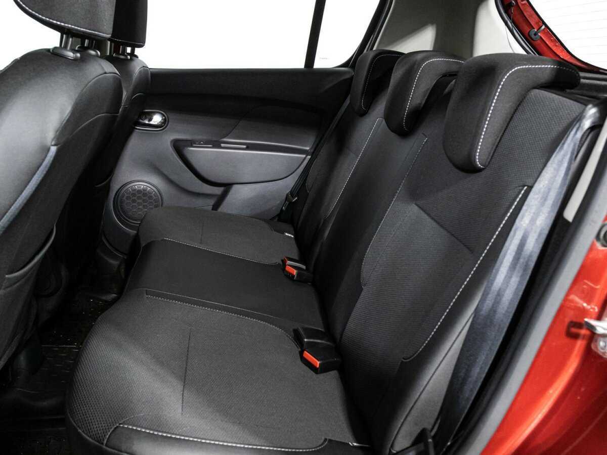 Купить Renault Sandero с пробегом. Фото: #9