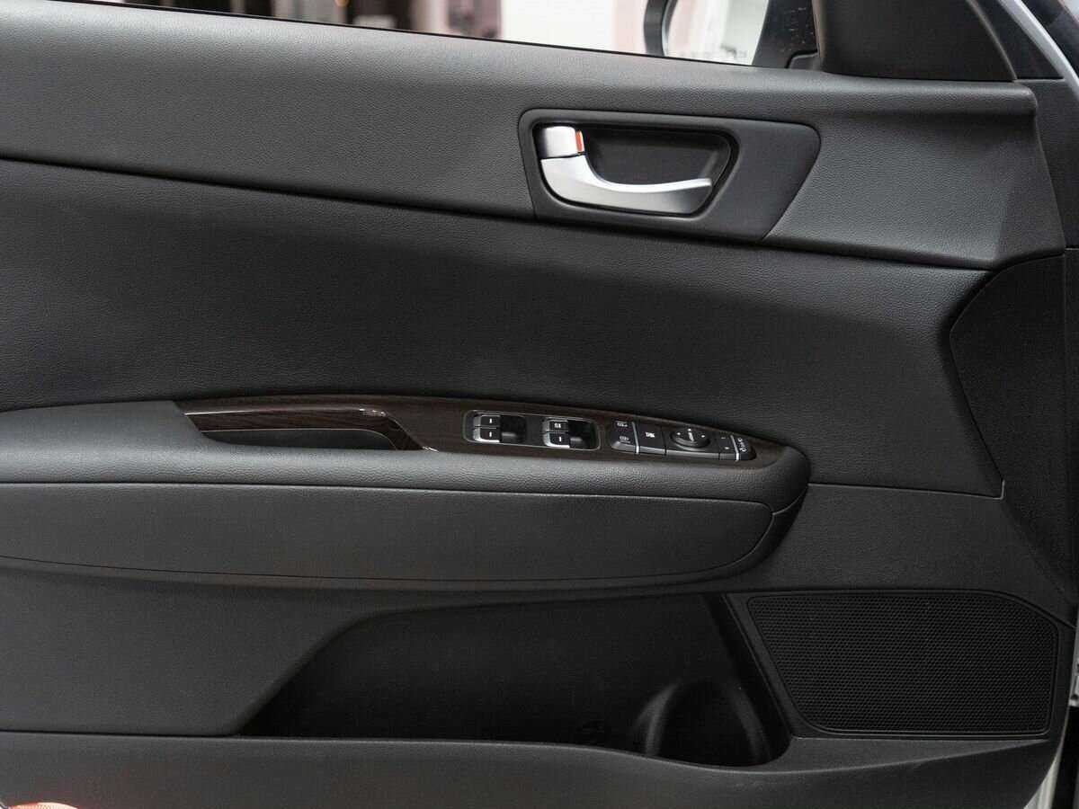 Купить Kia K5 с пробегом. Фото: #12