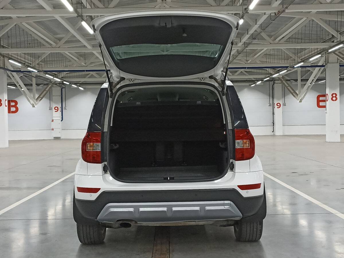 Купить Skoda Yeti с пробегом. Фото: #9