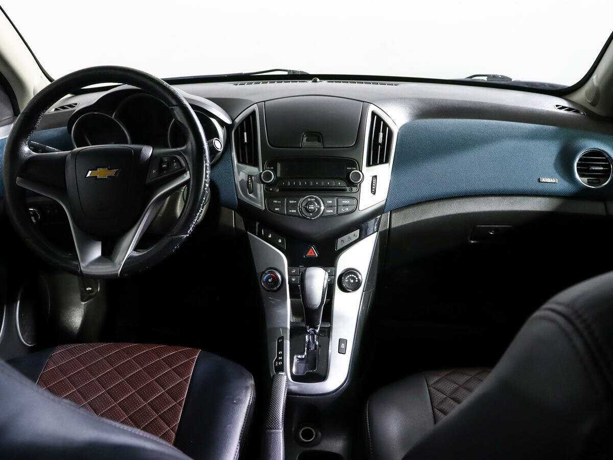 Купить Chevrolet Cruze с пробегом. Фото: #9