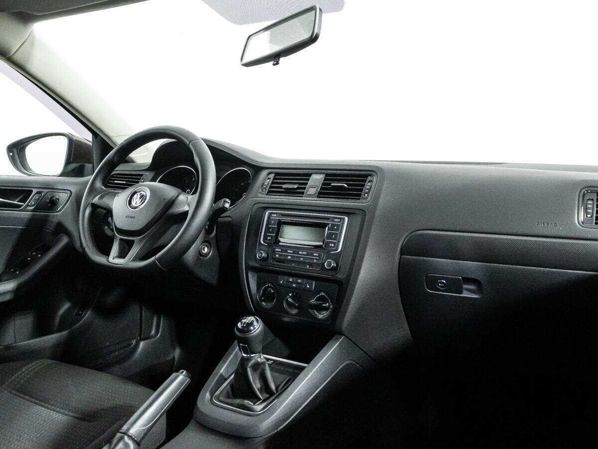 Купить Volkswagen Jetta с пробегом. Фото: #8